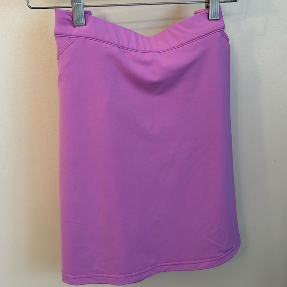 Size M Peter Millar golf skirt with built-in shorts